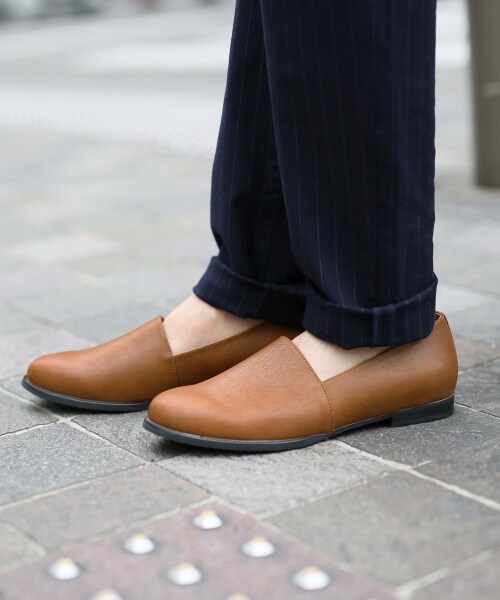 RAGEBLUE（レイジブルー）の「フェイクレザースリッポンシューズ（シューズ・ブラック/ブラウン・M(26~27)/L(27~28)）」の2枚目の写真