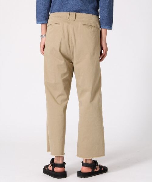RAGEBLUE（レイジブルー）の「＜人気沸騰！カットオフ仕様＞ワイドアンクルパンツ（パンツ・ベージュ/オリーブ・M/L）」の4枚目の写真