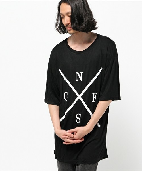 unrelaxing(アンリラクシング)の「スーパーオーバーサイズビッグTシャツ ビッグシルエットドロップショルダーTシャツ(Tシャツ/カットソー・メンズ・ホワイト/ブラック・FREE)」の2枚目の写真