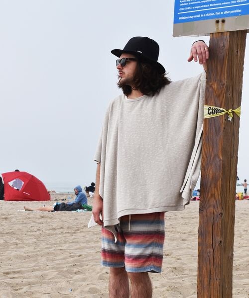 VIRGOwearworks（ヴァルゴウェアワークス）の「SLAV OPEN PONCHO