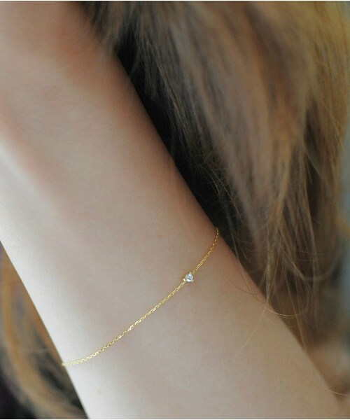 pinacoteca（ピナコテーカ）の「ピナコテーカ 562 3本爪 一粒ダイヤモンド ハート ブレスレット 0.05ct（ブレスレット・レディース・ゴールド・16.5cm）」の3枚目の写真