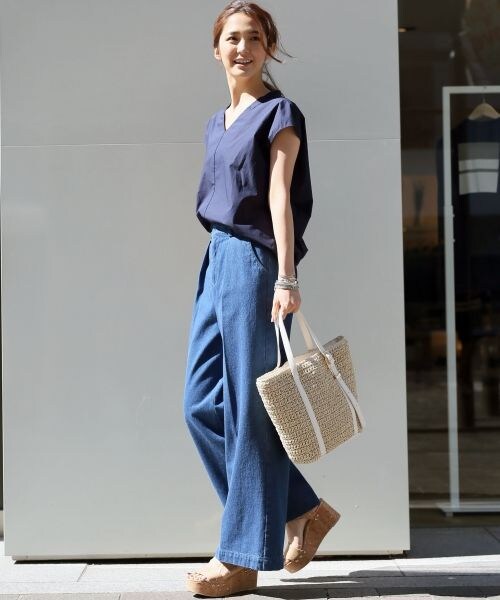 A part by(アパートバイ)の「ペーパーコントロールトート(バッグ・ホワイト/ブラック・ナシ)」の3枚目の写真