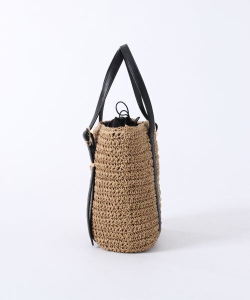 A part by(アパートバイ)の「ペーパーコントロールトート(バッグ・ホワイト/ブラック・ナシ)」の5枚目の写真