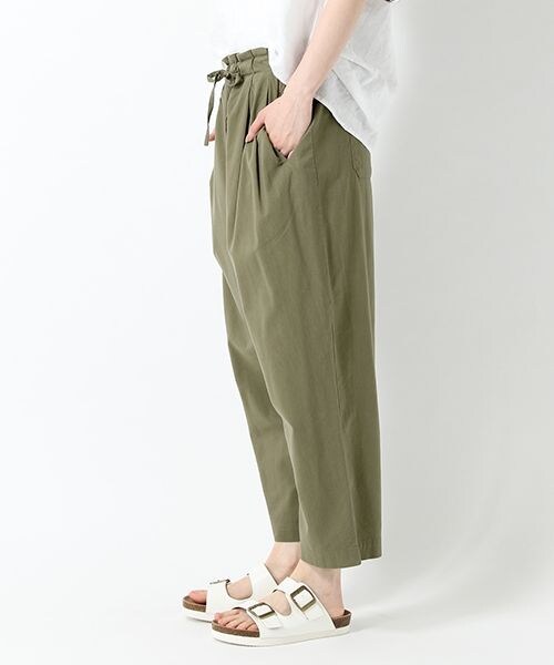 studio CLIP（スタディオクリップ）の「コットンレーヨンツイルウエストマークパンツ（パンツ・ベージュ/オレンジ/カーキ・F）」の7枚目の写真