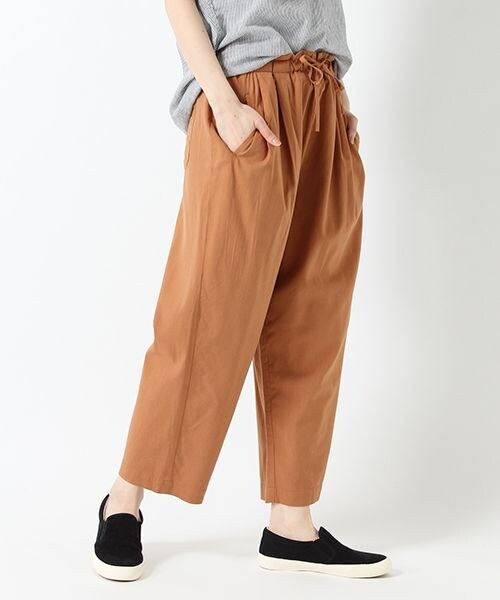 studio CLIP（スタディオクリップ）の「コットンレーヨンツイルウエストマークパンツ（パンツ・ベージュ/オレンジ/カーキ・F）」の3枚目の写真