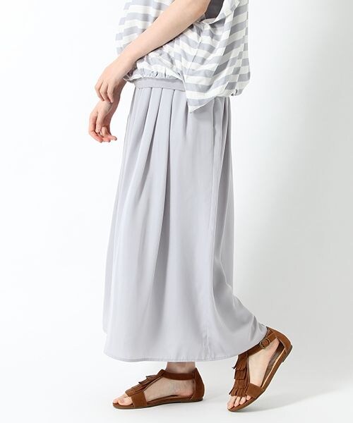 studio CLIP（スタディオクリップ）の「プリーツ風スカーチョ（パンツ・花柄/ライトグレー/アイボリー/ネイビー・M/L）」の2枚目の写真