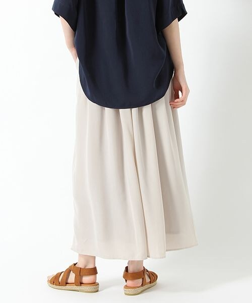 studio CLIP（スタディオクリップ）の「プリーツ風スカーチョ（パンツ・花柄/ライトグレー/アイボリー/ネイビー・M/L）」の7枚目の写真