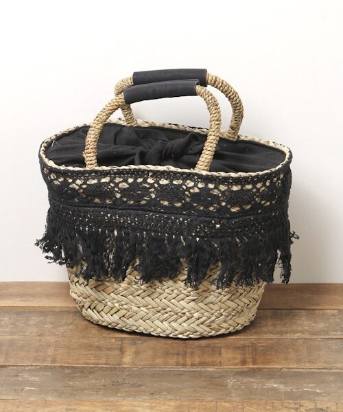 studio CLIP（スタディオクリップ）の「フリンジミニかごバッグ（バッグ・ホワイト/ブラック/キャメル・F）」の2枚目の写真