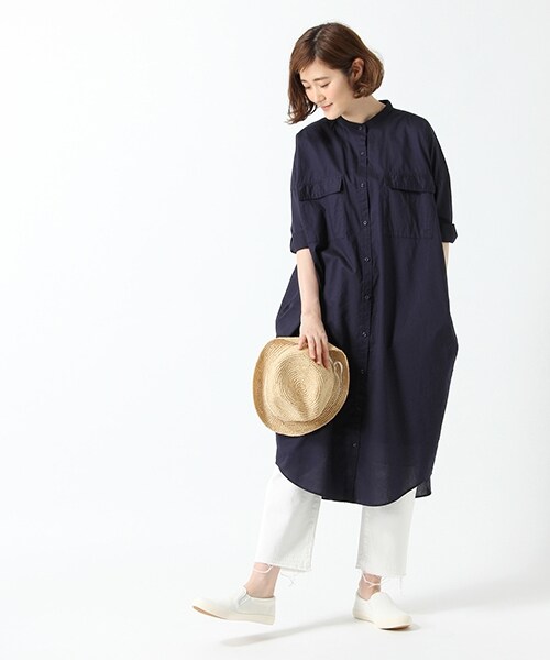 studio CLIP（スタディオクリップ）の「コットンダンガリーダブルポケットロングワンピース（ワンピース/ドレス・オフホワイト/ベージュ/ネイビー・F）」の3枚目の写真