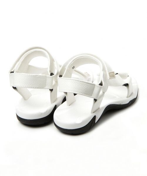 GLOBAL WORK(グローバルワーク)の「スポーツサンダル(シューズ・ホワイト/ブラック/ゴールド・M(23-23.5cm)/L(24-24.5cm))」の6枚目の写真