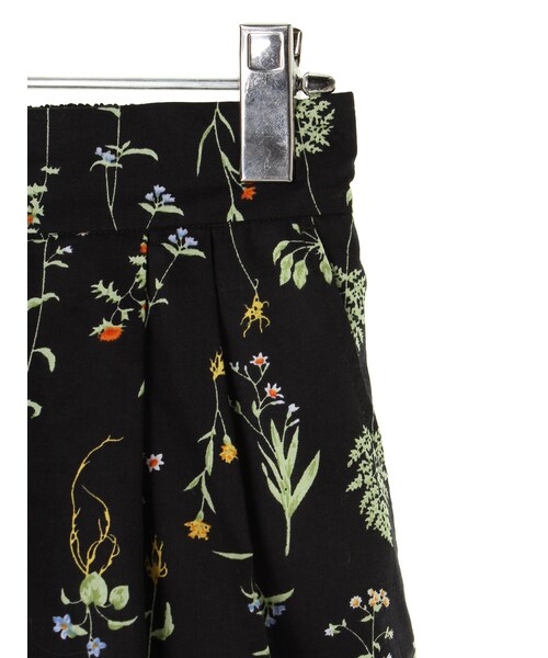 earth music&ecology（アースミュージックアンドエコロジー）の「【Special Price】ボタニカルプリントショートパンツ（パンツ・アイボリー/ブラック・F）」の7枚目の写真