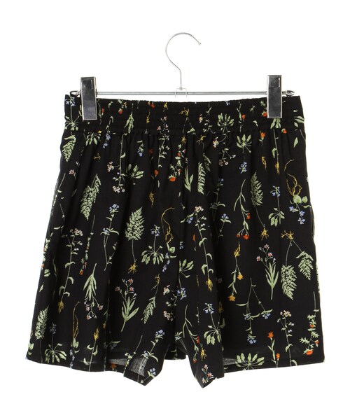 earth music&ecology（アースミュージックアンドエコロジー）の「【Special Price】ボタニカルプリントショートパンツ（パンツ・アイボリー/ブラック・F）」の4枚目の写真