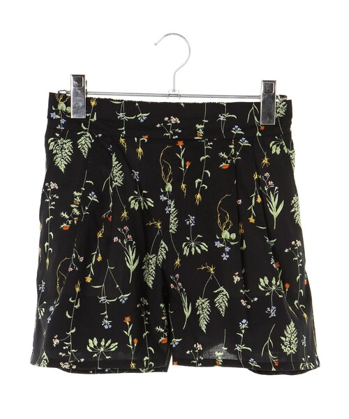 earth music&ecology（アースミュージックアンドエコロジー）の「【Special Price】ボタニカルプリントショートパンツ（パンツ・アイボリー/ブラック・F）」の2枚目の写真