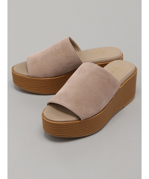 E hyphen world gallery（イーハイフンワールドギャラリー）の「スエード厚底スリッパ（シューズ・ブラック/ベージュ・S/M/L）」の2枚目の写真