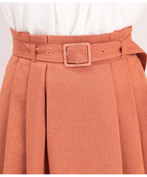 ROPE' PICNIC(ロペピクニック)の「ベルトつきタックフレアスカート(スカート・ブラック/ライトグレー/カーキ/オレンジ・36/38/40)」の8枚目の写真
