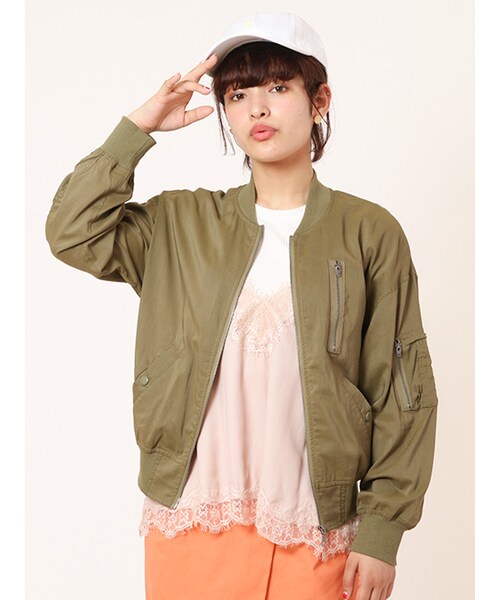 w closet（ダブルクローゼット）の「MA-1ブルゾン（ジャケット/アウター・レディース・ピンクベージュ/カーキ/ブラック・FREE）」の4枚目の写真