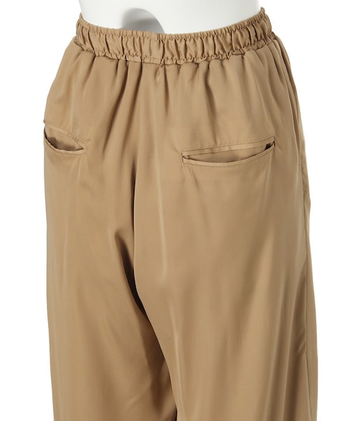 EVRIS（エヴリス）の「サテンドレープワイドパンツ（パンツ・レディース・ホワイト/ブラック/ベージュ/カーキ・F）」の14枚目の写真