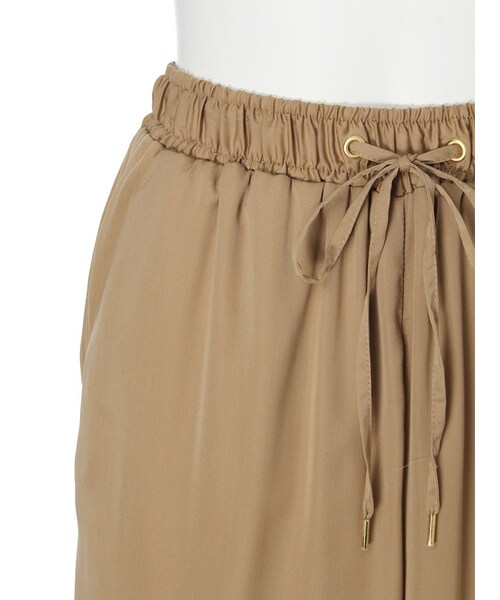 EVRIS（エヴリス）の「サテンドレープワイドパンツ（パンツ・レディース・ホワイト/ブラック/ベージュ/カーキ・F）」の13枚目の写真