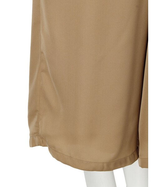 EVRIS（エヴリス）の「サテンドレープワイドパンツ（パンツ・レディース・ホワイト/ブラック/ベージュ/カーキ・F）」の15枚目の写真