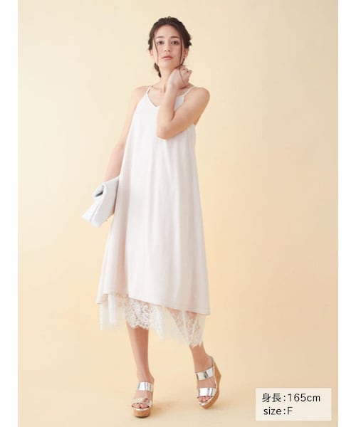 MERCURYDUO（マーキュリーデュオ）の「【DUO】 サテンキャミソールミディワンピース（ワンピース/ドレス・レディース・ネイビー/ベージュ/カーキ・F）」の6枚目の写真