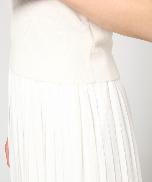 BLISS POINT(ブリスポイント)の「アメリカンスリーブノースリ(トップス・ホワイト/ブラック・M/L)」の9枚目の写真