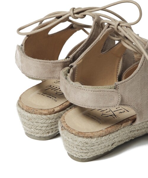 studio CLIP(スタディオクリップ)の「レースアップウェッジソールサンダル(シューズ・ライトグレー/キャメル・M/L)」の11枚目の写真