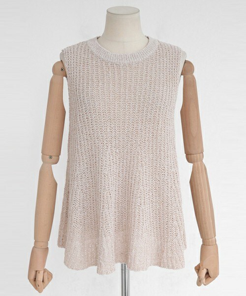 DHOLIC（ディーホリック）の「Aラインフレアニットベスト（ベスト・レディース・ホワイトアイボリー/ブラック/ベージュ・FREE）」の3枚目の写真