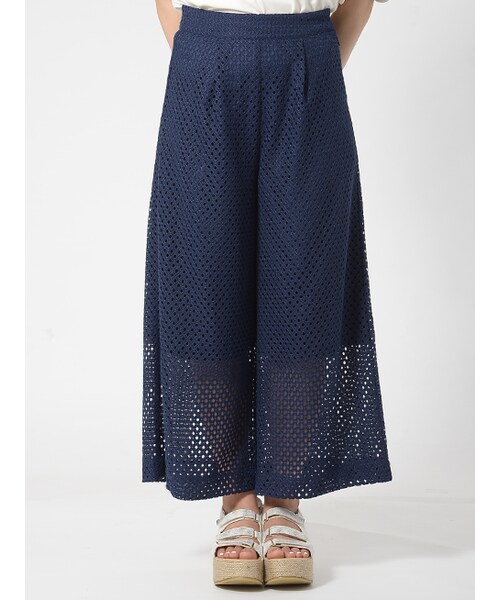 w closet（ダブルクローゼット）の「レースワイドパンツ（パンツ・レディース・オフホワイト/ネイビー・FREE）」の3枚目の写真