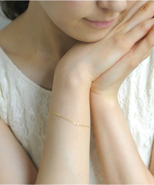 two ply(トゥープライ)の「トゥー プライ 411 トリプル ベビー ハート ブレスレット(ブレスレット・レディース・ゴールド・16.5cm)」の2枚目の写真