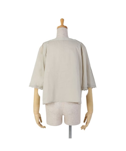 F i.n.t（フィント）の「ピンタックレース使いオフショルブラウス/F&A（シャツ/ブラウス・レディース・その他）」の3枚目の写真