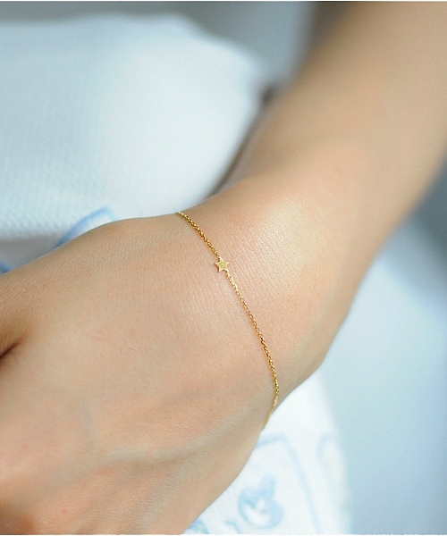 les desseins de DIEU（レデッサンドゥデュー）の「レ デッサン ドゥ デュー 688 ラメ スモール スター ブレスレット（ブレスレット・レディース・ゴールド・16.5cm）」の2枚目の写真