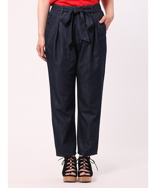 w closet(ダブルクローゼット)の「リボン付きデニムテーパードパンツ(パンツ・レディース・ブルー/ネイビー・FREE)」の3枚目の写真