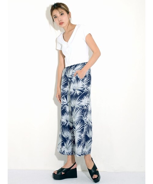 EMODA（エモダ）の「ORIENTAL OVERLEAF 2WAYトップ（トップス・レディース・ホワイト/ブラック/ピンク/ネイビー・S/M）」の10枚目の写真