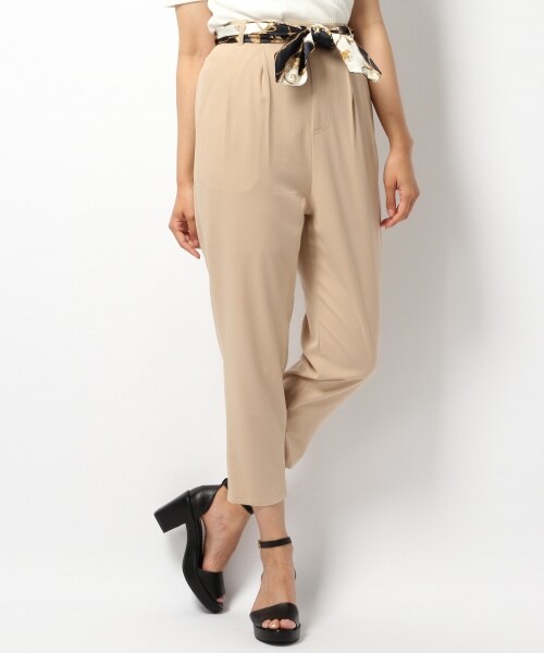 Heather（ヘザー）の「チェーンスカーフツキタックパンツ（パンツ・オフホワイト/ブラック/ベージュ・FREE）」の3枚目の写真