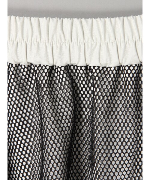E hyphen world gallery Bon Bon(イーハイフンワールドギャラリーボンボン)の「メッシュギャザースカート(スカート・オフホワイト/ブラック・S/M)」の5枚目の写真