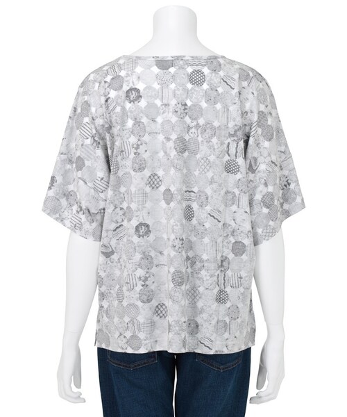 Ne-net（ネネット）の「ヨーヨープリント / Tシャツ（トップス・レディース・black・02）」の4枚目の写真