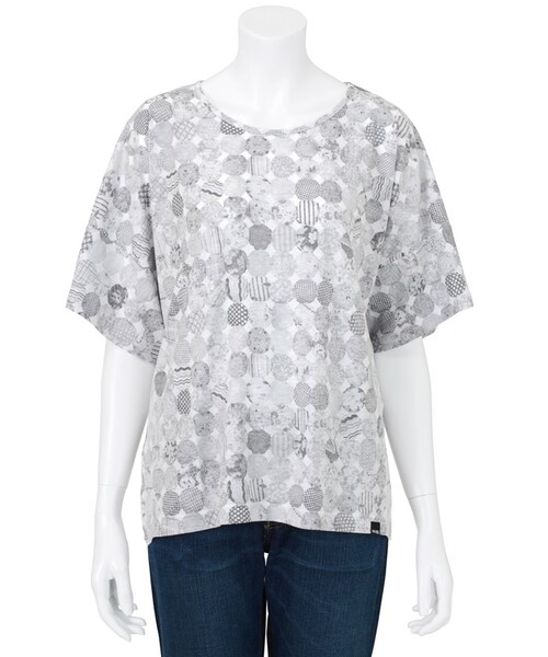 Ne-net（ネネット）の「ヨーヨープリント / Tシャツ（トップス・レディース・black・02）」の3枚目の写真