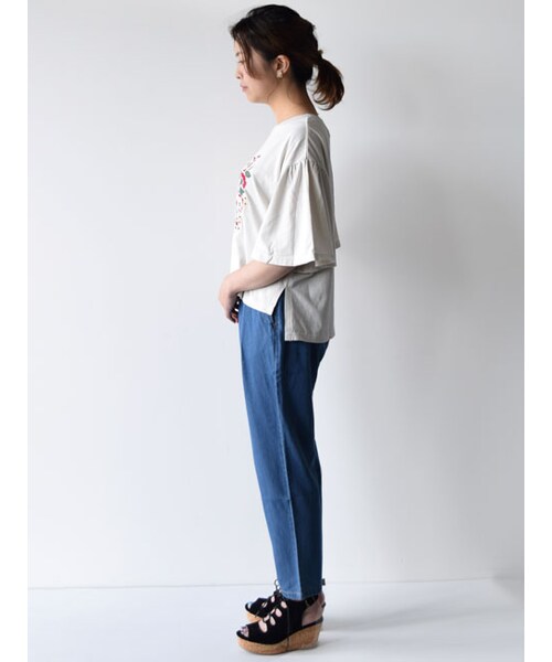 w closet（ダブルクローゼット）の「刺繍入りフレア袖プルオーバー（トップス・レディース・Sグレー/パープル/スミクロ・FREE）」の5枚目の写真