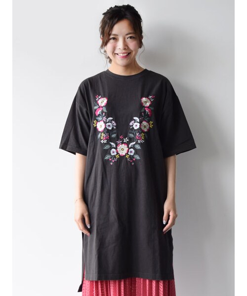 w closet（ダブルクローゼット）の「刺繍入りロングプルオーバー（トップス・レディース・Sグレー/ラベンダー/スミクロ・FREE）」の4枚目の写真