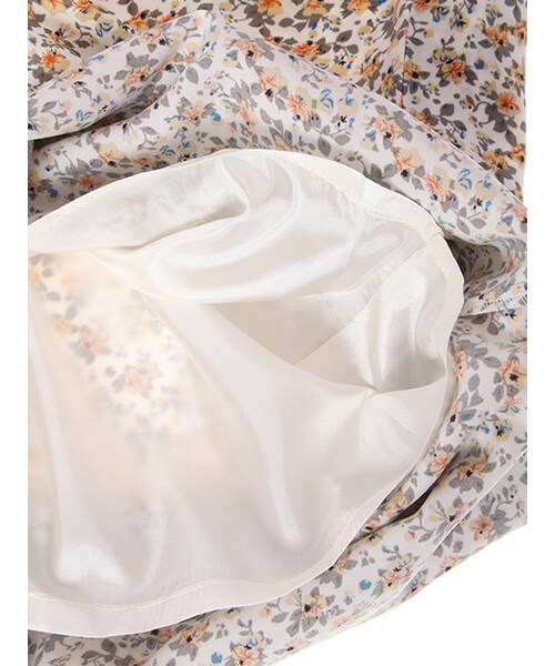 w closet（ダブルクローゼット）の「小花柄オールインワン（オールインワン・サロペット・レディース・オフホワイト/ブラック・FREE）」の9枚目の写真