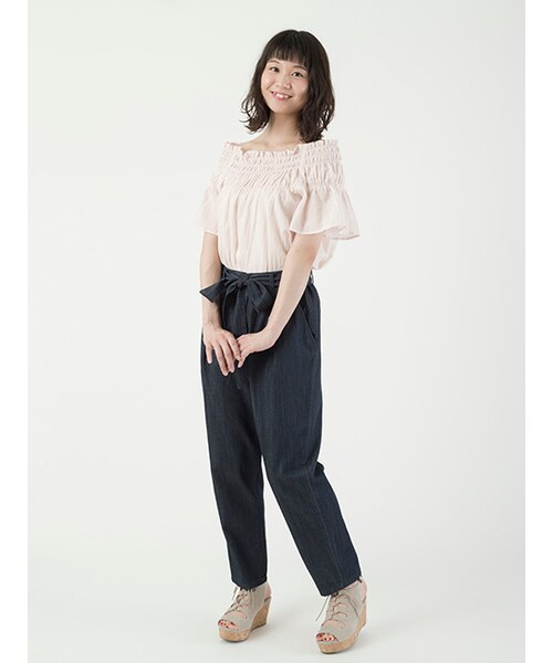 w closet(ダブルクローゼット)の「2wayシャーリングブラウス(トップス・レディース・オフホワイト/サックス/Lピンク・FREE)」の10枚目の写真