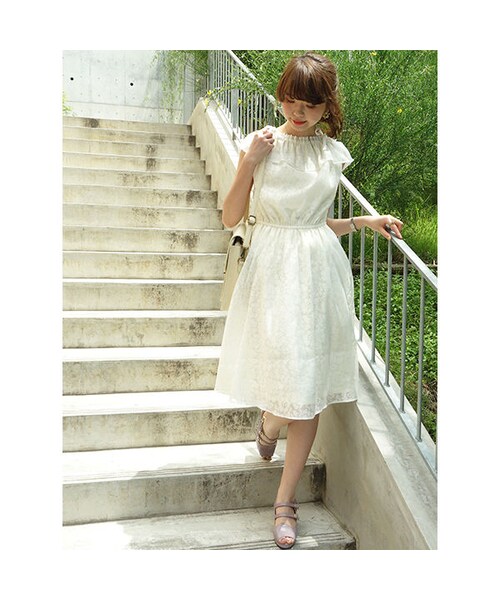 F i.n.t（フィント）の「フラワーオパールオフショルワンピース/F i.n.t（ワンピース・レディース・その他）」の2枚目の写真