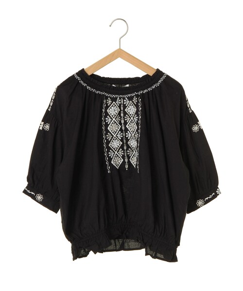 ehka sopo（エヘカソポ）の「インドワンカラー刺繍ブラウス（トップス・オフホワイト/ブラック/レッド・M）」の2枚目の写真