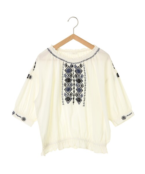 ehka sopo（エヘカソポ）の「インドワンカラー刺繍ブラウス（トップス・オフホワイト/ブラック/レッド・M）」の4枚目の写真
