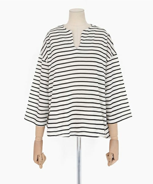 DHOLIC（ディーホリック）の「スリットネックワイドスリーブボーダーTシャツ（Tシャツ/カットソー・レディース・グレー/ブラック/レッド・FREE）」の2枚目の写真