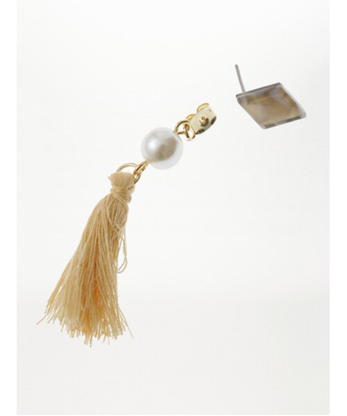 koe（コエ）の「アセチタッセルピアス（アクセサリー・レディース・ホワイト/ブラック/ベージュ・F）」の6枚目の写真