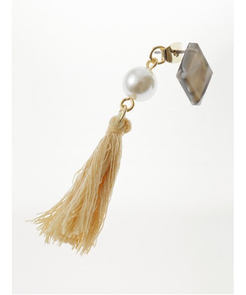 koe（コエ）の「アセチタッセルピアス（アクセサリー・レディース・ホワイト/ブラック/ベージュ・F）」の5枚目の写真