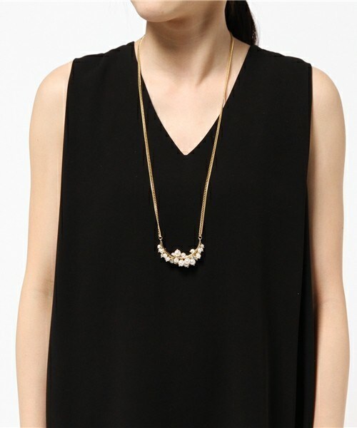 INTERPLANET WINGS（インタープラネットウィング）の「パールビジュー2連ネックレス（ネックレス・レディース・オフホワイト/ブラック・フリー）」の6枚目の写真