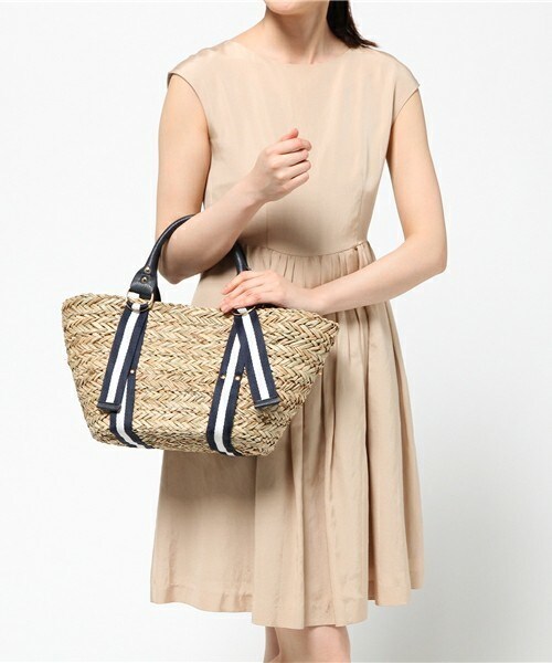 INTERPLANET WINGS（インタープラネットウィング）の「PUハンドルシーグラスバッグ（かごバッグ・レディース・ベージュ/ネイビー・フリー）」の9枚目の写真