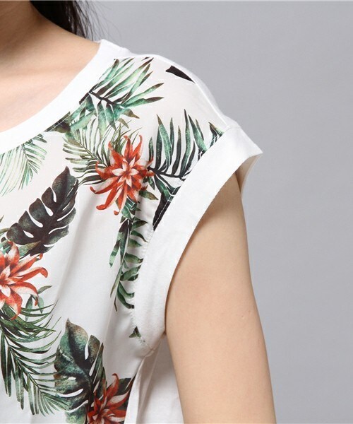 actuel（アクチュエル）の「オリジナル花柄プリントTシャツ（Tシャツ/カットソー・レディース・オフホワイト/グレー/ネイビー・FREE）」の9枚目の写真